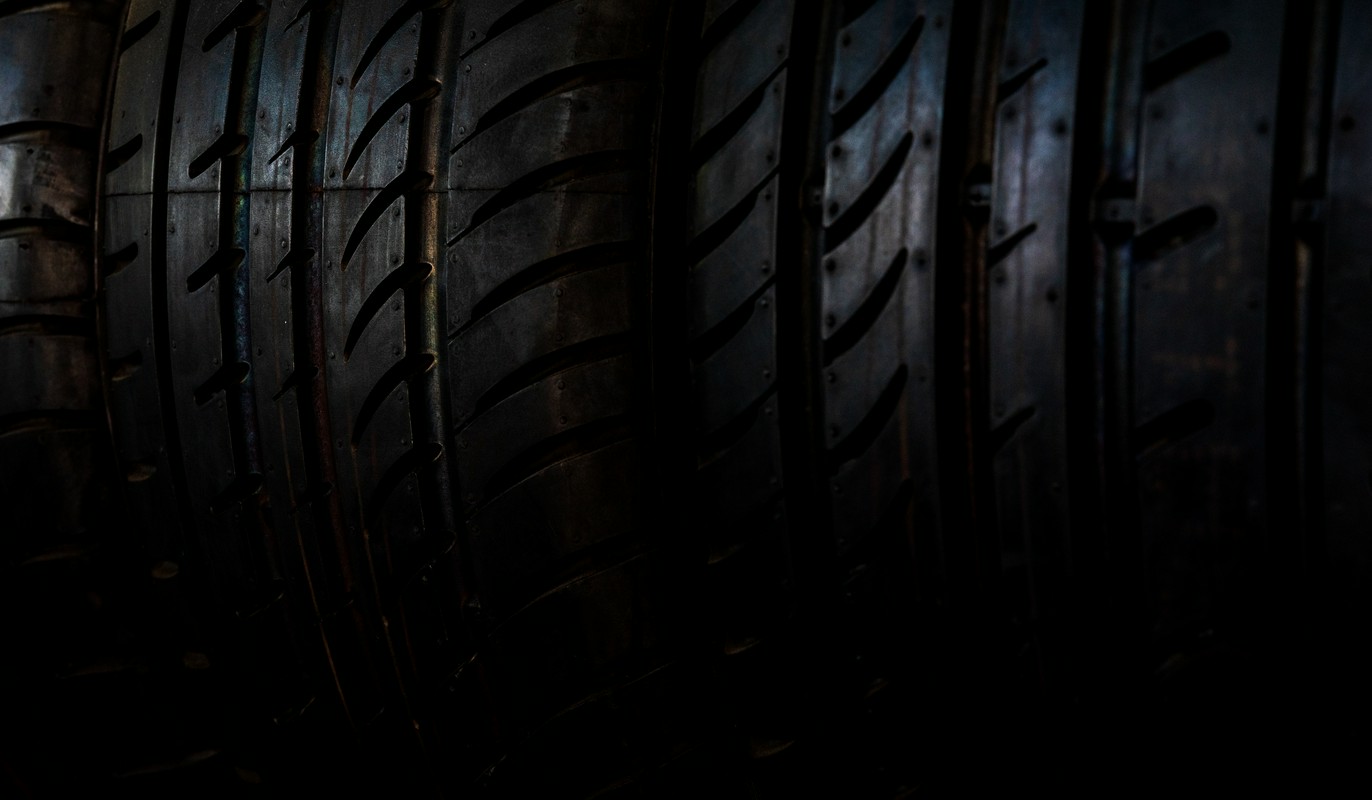 5 sytuacji, w których zamiast naprawiać, lepiej kupić nowe opony
